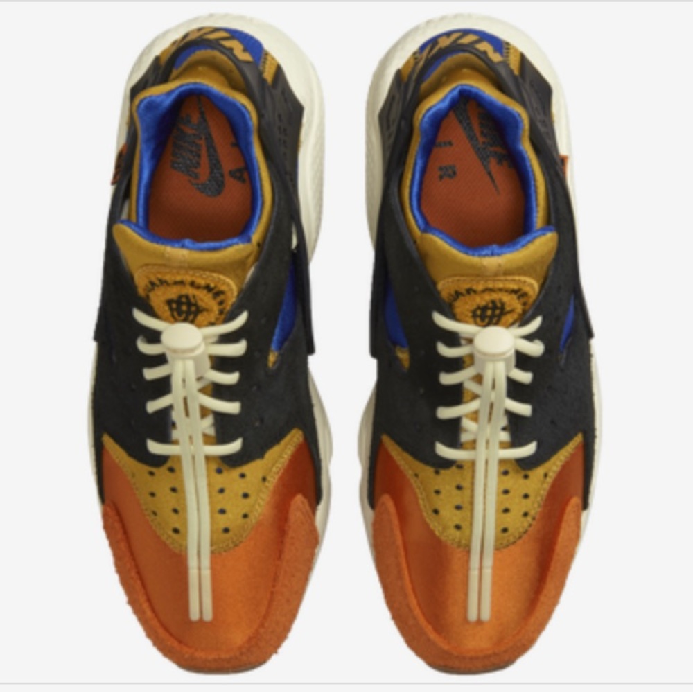 Women’s Nike Huaraches, size 8